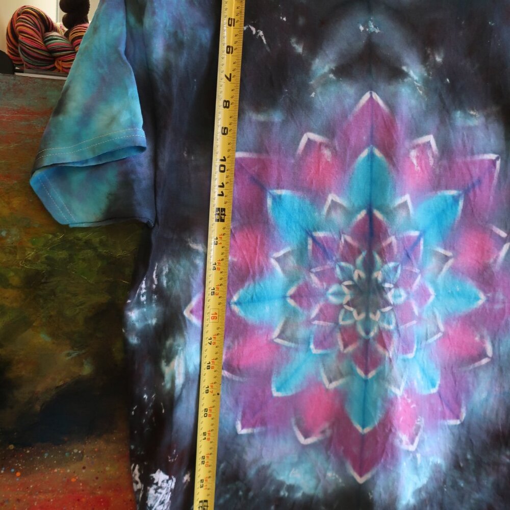Mandala tie dyed t-shirt - unisex Large - New and ready to ship - Picture 7 of 7